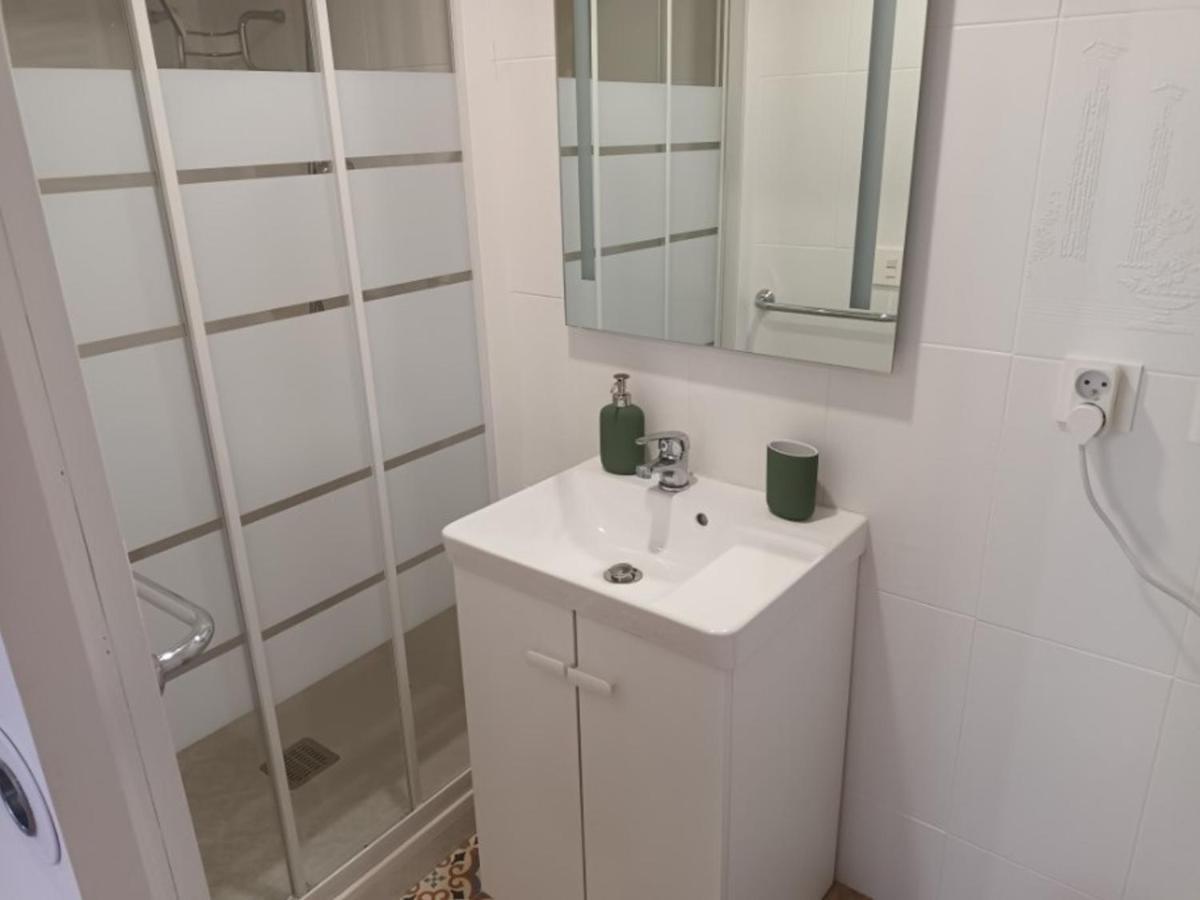 Appartement T2 Renove, Centre-Ville Hendaye, Proche Baie, Sans Ascenseur, Balcon, Calme, Wifi Non Inclus - Fr-1-239-850 Exterior foto